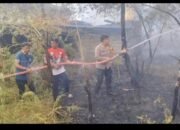 Sinergi Polres Bangka Tengah dan Polsek Koba Bersama Tim Gabungan Berhasil Kendalikan Karhutla di Desa Kurau