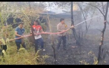 Sinergi Polres Bangka Tengah dan Polsek Koba Bersama Tim Gabungan Berhasil Kendalikan Karhutla di Desa Kurau